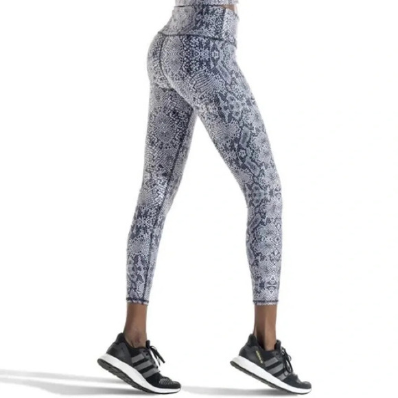 Playground Gray Black Animal Snake Print High Rise Tight Leggings Size Small - Picture 9 of 9